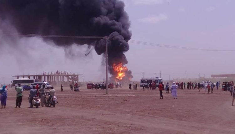 انفجار ناقلة وقود،السودان،البنزين،حادث مروروي،طريق الخرطوم مدني،عربة تانكر ،احتراق شاحنة وقود،