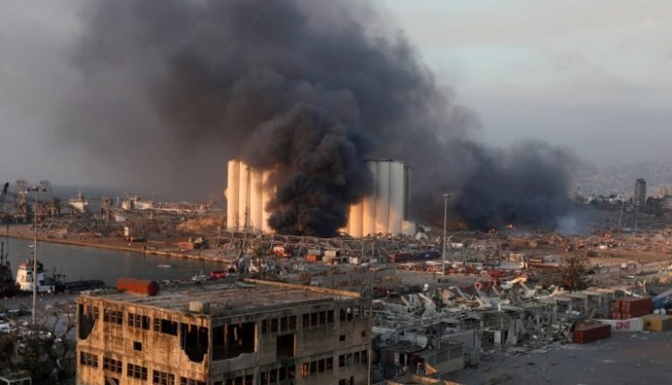 كارثة شبيهة بهيروشيما.. انفجار ضخم يهز لبنان ويحولها إلى دمار  وأكثر من 78 قتيلا و  4 الاف مصاب ومفقودين و ترامب يتحدث عن قنبلة .. بالفيديو  والصور