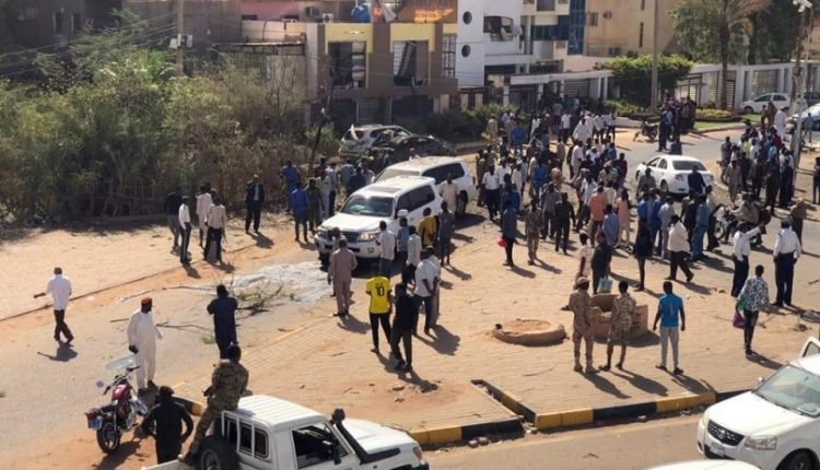 كشف تفاصيل محاولة اغتيال وتصفية قائد سياسي معتقل في السودان واخرون بطريقة غريبة