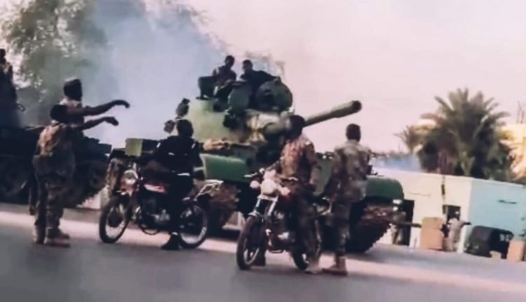 السودان.. 30 ضابطًا بالجيش يسجلون اعترافات بمشاركتهم في محاولة الانقلاب على الحكومة