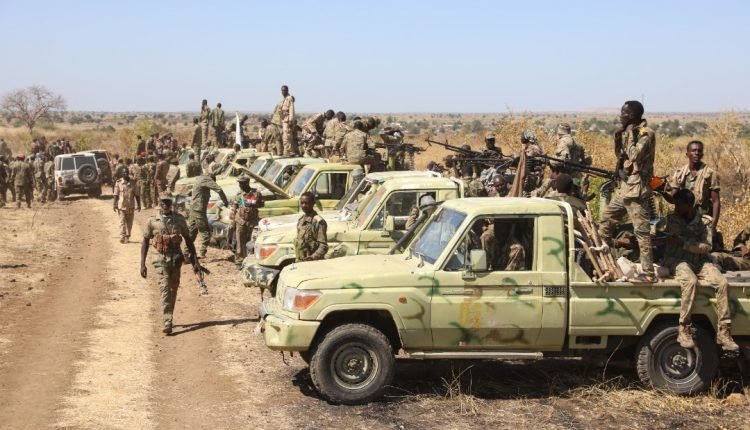 إثيوبيا تحشد قوات عسكرية ضخمة بالقرب من حدودها مع السودان
