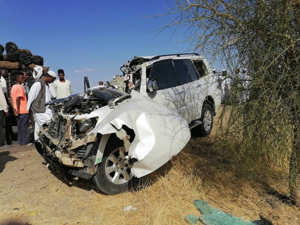 بالصور .. مصرع رقيب شرطة ونجاة نجل الصادق المهدي ووفد وحرس من حزب الامة من الموت واصابة آخرين في حادث مروري مؤسف واجلائهم بطائرة الى الخرطوم