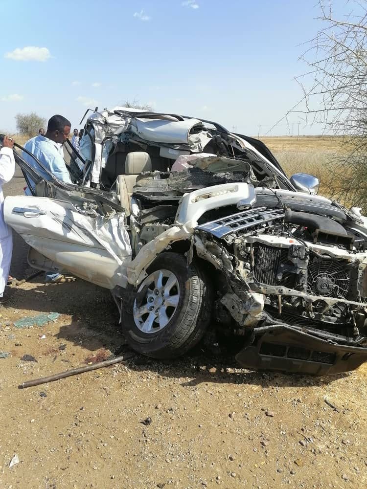 بالصور .. مصرع رقيب شرطة ونجاة نجل الصادق المهدي ووفد وحرس من حزب الامة من الموت واصابة آخرين في حادث مروري مؤسف واجلائهم بطائرة الى الخرطوم