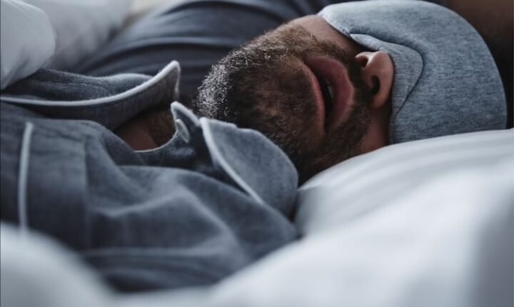 طريقة النوم أقوى مؤشر على وقت الوفاة.. تعرف على طرق تنبئ بزيادة خطر الموت
