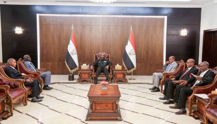 البرهان يصدر توجيهات لسفراء السودان في ليبيا والعراق