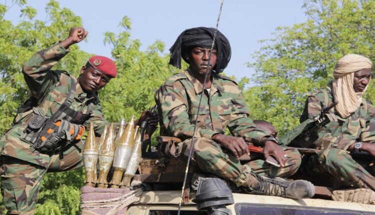 فرار 320 عسكريا سودانيا وتسليم اسلحتهم إلى تشاد