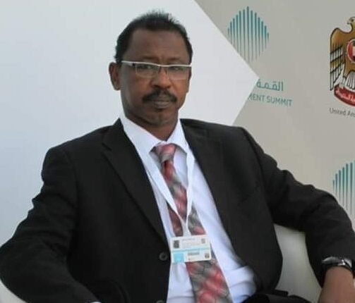 الأمين العام لإزالة التمكين يعلن مغادرة ابنته خارج السودان ويوجه رسالة