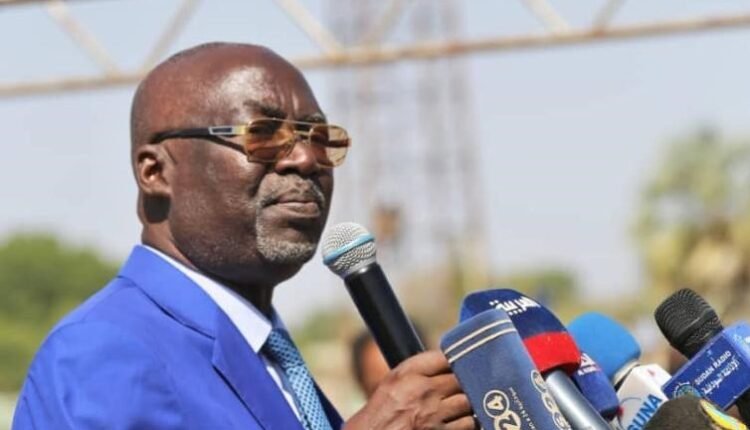 ملاسنات حادة بين والٍ ووزير اتحادي بحضور عضو مجلس السيادة السوداني