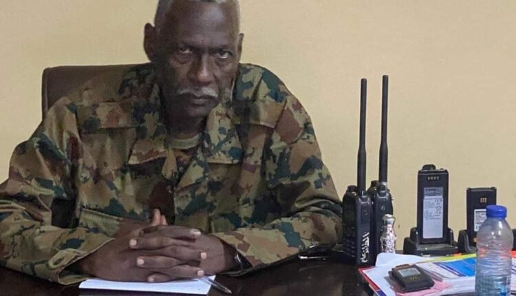 وزارة الدفاع السودانية تصدر توضيحا وتنشر صورة جديدة لوزيرها